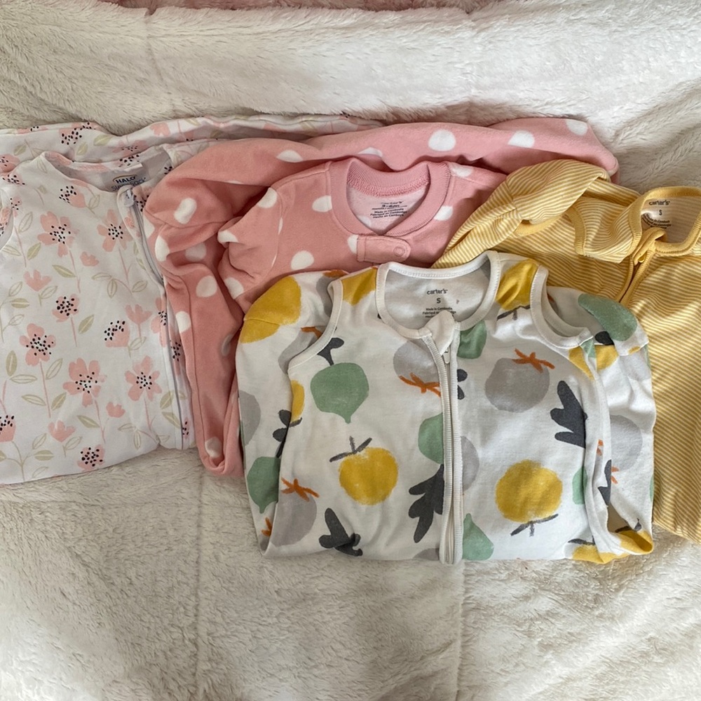Bundle of baby sleep sacks.